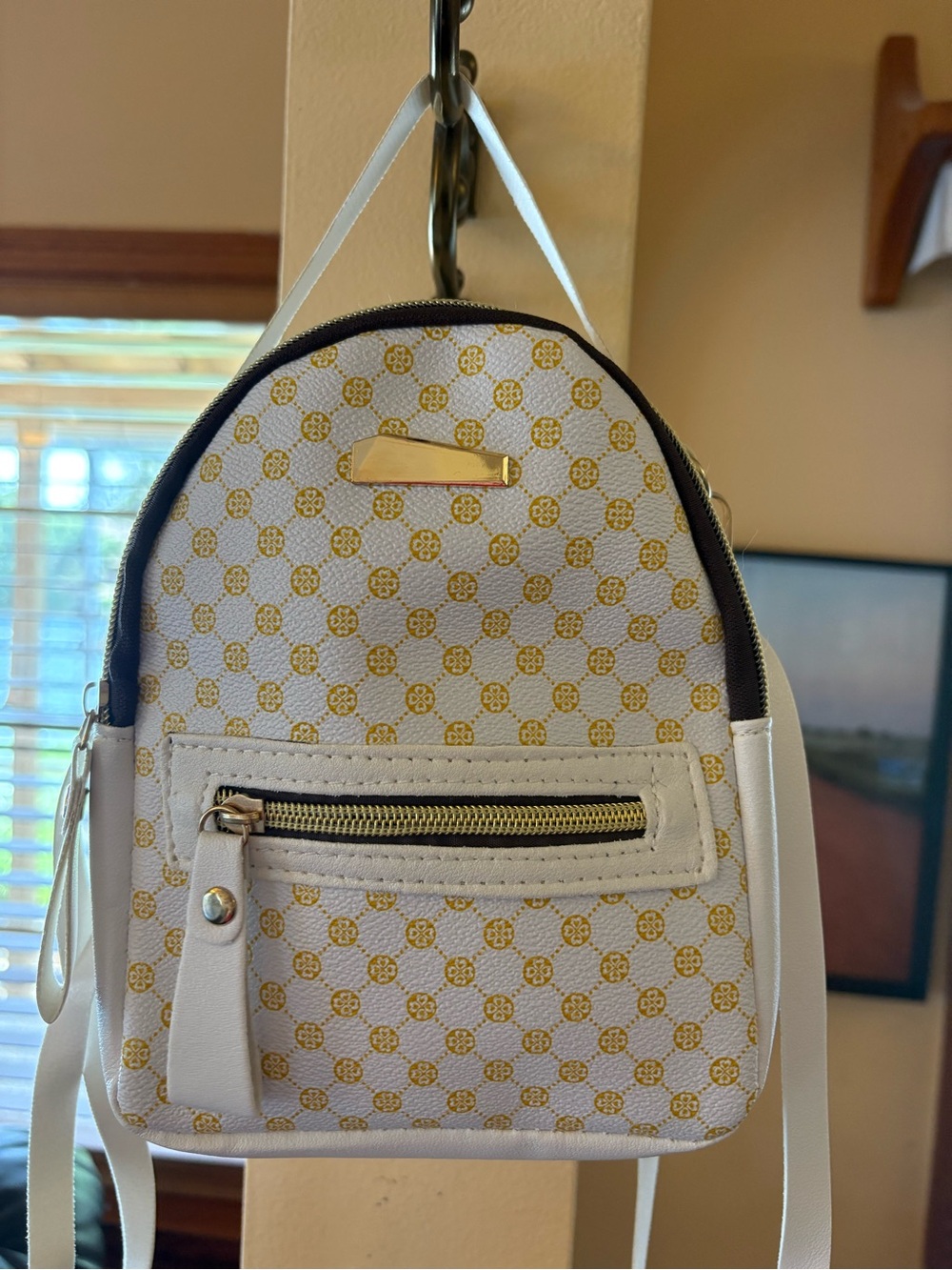 Kids NWOT White & Gold Patterned Mini Backpack Purse - Picture 7 of 7